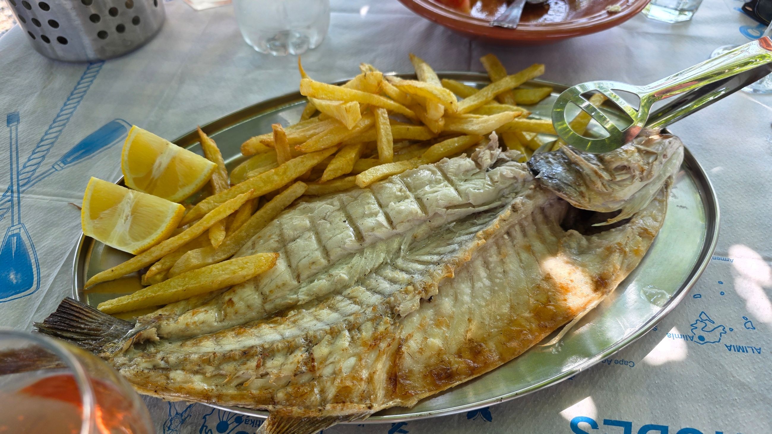 Local grilled fish at To Fresko - Fish Restaurant (Ψαροταβέρνα Το Φρέσκο Ψάρι)